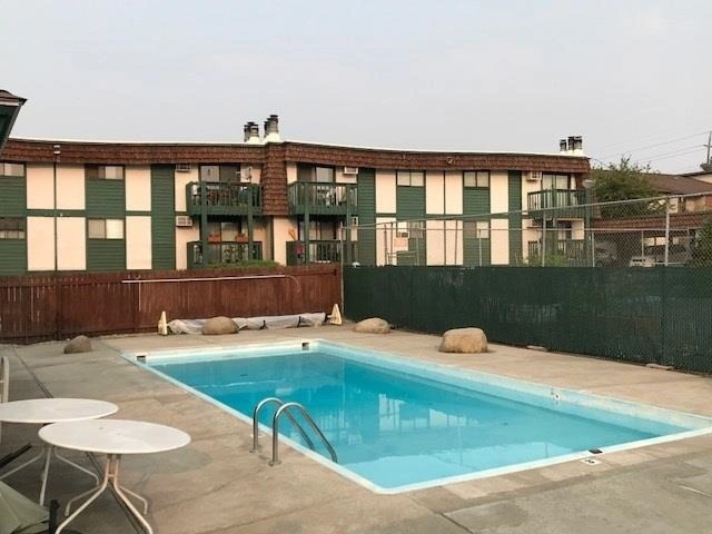 Edgewater Village pool area